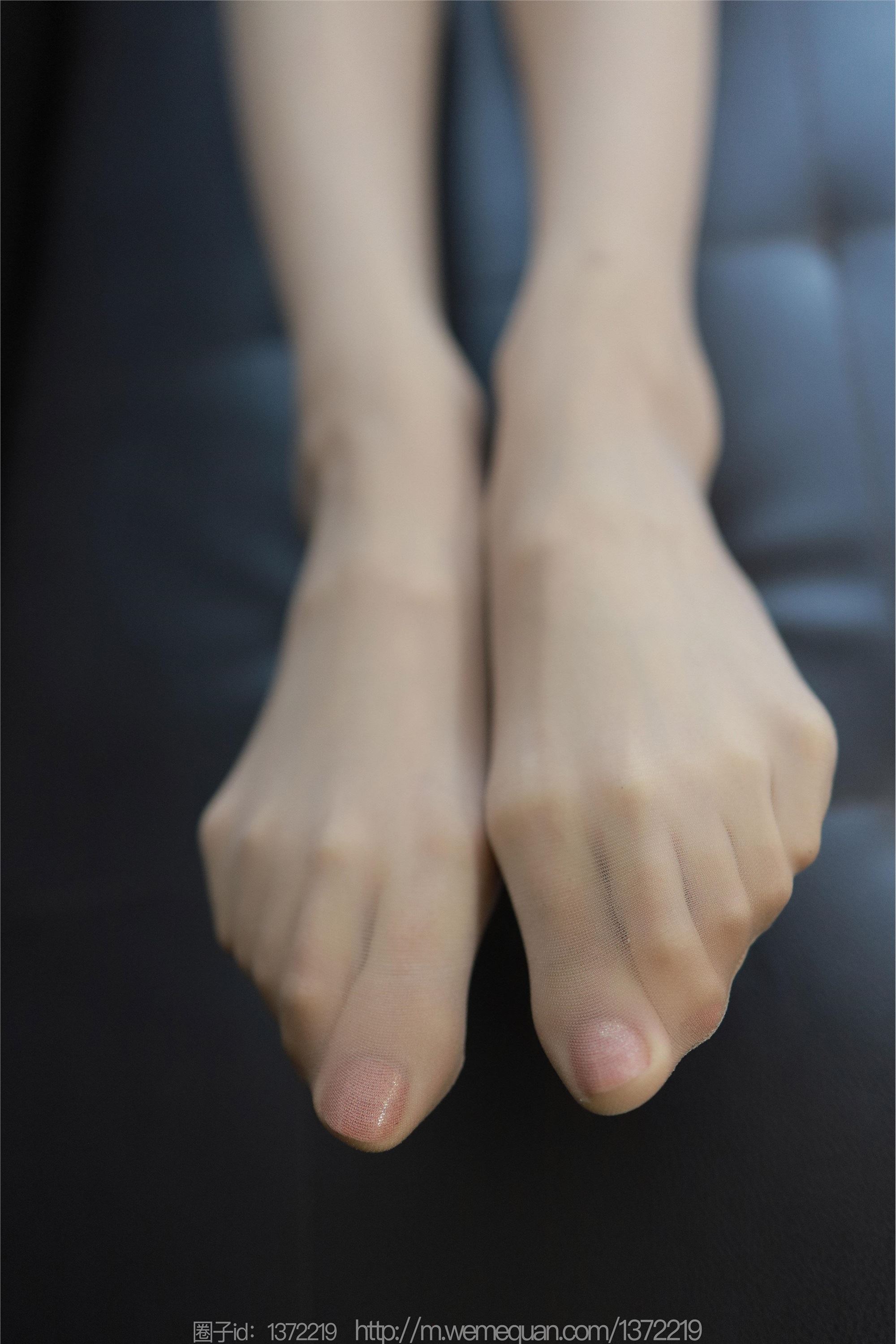 IESS异思趣向  2023.04.08 丝享家 1415 团团《粉嫩长腿》